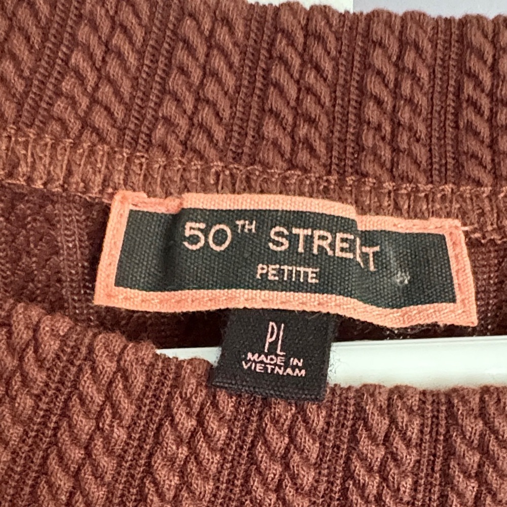 Elegant Brown Ribbed Crew Neck Sweater button detail - Picture 4 of 8